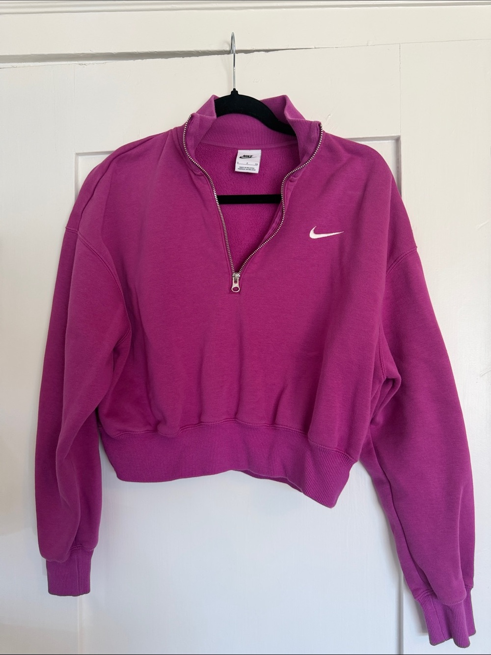 Nike Women’s Magenta Cropped Quarter-Zip Sweatshirt